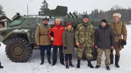 Актер Лундгрен протестировал новый белорусский бронеавтомобиль «Кайман» Актер Лундгрен протестировал новый белорусский бронеавтомобиль «Кайман»