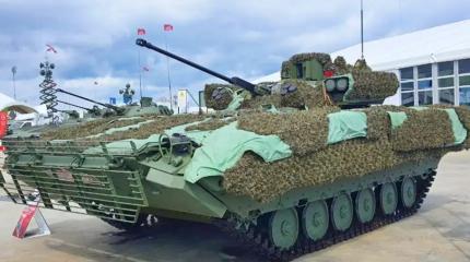 Боец с позывным "Полосатый" с товарищем угнал вражескую инженерную машину
