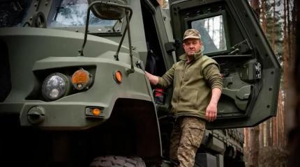 У ВСУ впервые замечены американские "носатые" автомобили FMTV A2