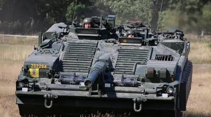 Самый необычный танк в мире - шведский безбашенный Strv 103 сожгли у ВСУ