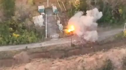 Дрон "КВН" разнес на части "Ниву" с боевиками ВСУ