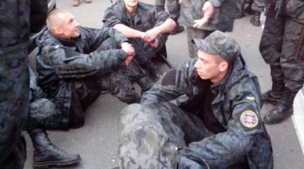 Боец ВСУ: Я не хочу воевать и в бою стреляю мимо Боец ВСУ: Я не хочу воевать и в бою стреляю мимо
