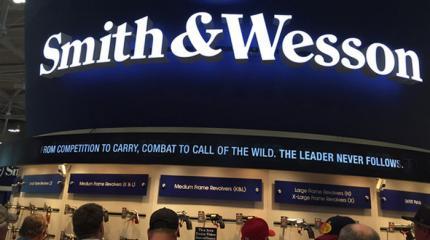 Компания Smith & Wesson сменит имя на American Outdoor Brands Компания Smith & Wesson сменит имя на American Outdoor Brands