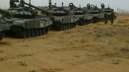 Украинские пограничники обнаружили замаскированные российские танки вблизи границы Украинские пограничники обнаружили замаскированные российские танки вблизи границы