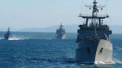 Украинские ВМС проводят учения в Черном море Украинские ВМС проводят учения в Черном море