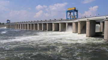 Стало известно о масштабных повреждениях Каховской ГЭС