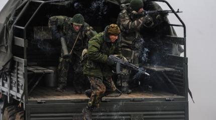 Минобороны РФ проводит командно-штабную тренировку у границ с Украиной Минобороны РФ проводит командно-штабную тренировку у границ с Украиной