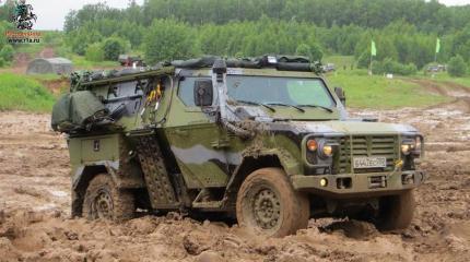 Бронированный автомобиль «Скорпион» испытывают чеченские омоновцы Бронированный автомобиль «Скорпион» испытывают чеченские омоновцы