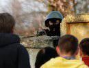 Жители Краматорска идут к аэродрому, чтобы блокировать там военных Жители Краматорска идут к аэродрому, чтобы блокировать там военных