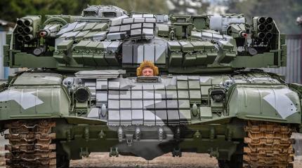 Т-80 со 152-мм пушкой и БМПТ "Гадюка" восстановили в Подмосковье