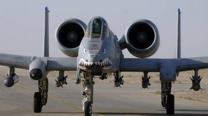 Пентагон и ВВС США упорно настаивают на отправку штурмовиков А-10 на «пенсию» Пентагон и ВВС США упорно настаивают на отправку штурмовиков А-10 на «пенсию»