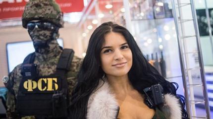 В России разработали женский бронежилет «Лига» В России разработали женский бронежилет «Лига»