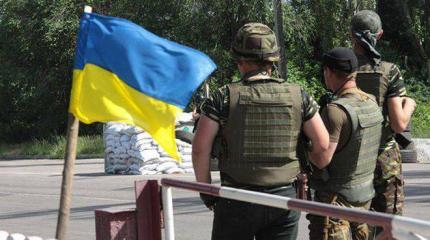 Силовики, принимающие участие в боевых действиях, спят на сырой земле Силовики, принимающие участие в боевых действиях, спят на сырой земле