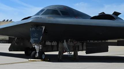 Новое шоу Трампа: невидимые бомбардировщики США отбомбились по Ирану Новое шоу Трампа: невидимые бомбардировщики США отбомбились по Ирану