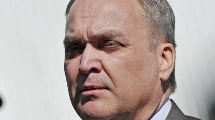 Антонов: Запад создает разделительные линии и выбирает целью Россию