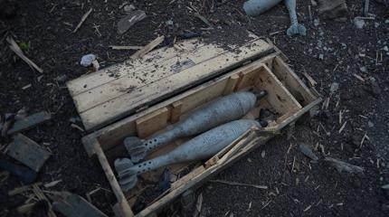Ополченцы обнаружили оружейный тайник ВСУшников Ополченцы обнаружили оружейный тайник ВСУшников