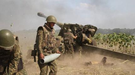 Во время присяги батальона "Ермак", украинские войска обстреляли Вергулевку Во время присяги батальона "Ермак", украинские войска обстреляли Вергулевку