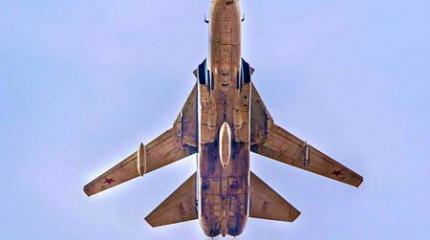 Су-24: удар по противнику с малых высот Су-24: удар по противнику с малых высот