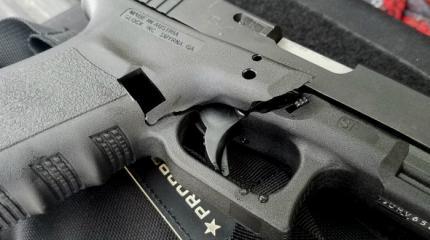 Испытания пистолета Glock 20 со взрывными последствиями Испытания пистолета Glock 20 со взрывными последствиями