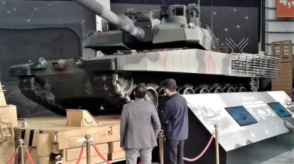 На новом турецком танке Altay забыли защитить снаряды в корпусе На новом турецком танке Altay забыли защитить снаряды в корпусе