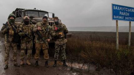 Донбасский фронт: тяжелейшие бои вокруг Бахмута и в городе