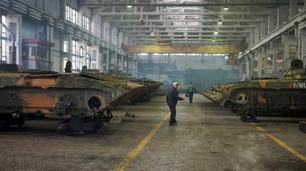 Киев уничтожает Житомирский бронетанковый завод Киев уничтожает Житомирский бронетанковый завод