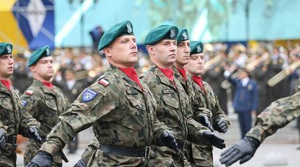 Стратегия ЕС: Варшава отрепетировала высадку контингента в Киеве Стратегия ЕС: Варшава отрепетировала высадку контингента в Киеве