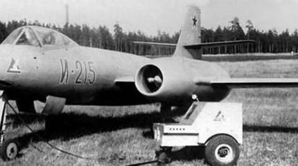Опытный истребитель И-215 СССР Опытный истребитель И-215 СССР