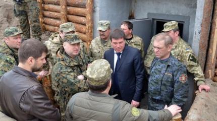 Солдат ВСУ принудили раскошелиться для очередной показухи Солдат ВСУ принудили раскошелиться для очередной показухи