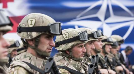Генштаб: НАТО стягивает наступательные вооружения к границам России Генштаб: НАТО стягивает наступательные вооружения к границам России