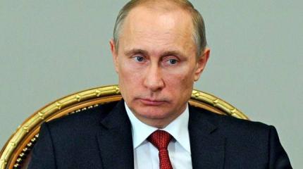 Путин приказал вернуть 17 тыс. военных с учений в Ростовской области Путин приказал вернуть 17 тыс. военных с учений в Ростовской области