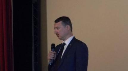 Игорь Стрелков: Украина — это топор, которым Соединенные Штаты рубят дерево России Игорь Стрелков: Украина — это топор, которым Соединенные Штаты рубят дерево России