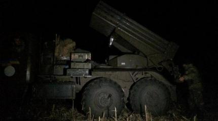 В Донецке интенсивные бои в аэропорту, артобстрел из Песок, приближаются танки ВСУ В Донецке интенсивные бои в аэропорту, артобстрел из Песок, приближаются танки ВСУ