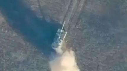 Дрон-камикадзе врезался в корму польской САУ Krab Дрон-камикадзе врезался в корму польской САУ Krab