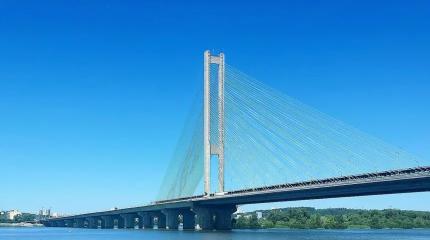 Удары по энергосети и мосту в Киеве: ужесточение боевых действий