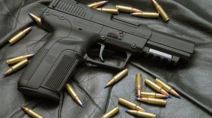 Пистолет FN Five-seveN