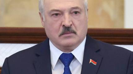 Лукашенко анонсировал поставки десятков самолетов и С-400 из России