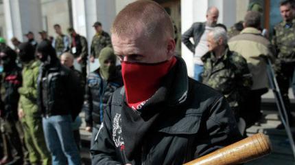 Два боевика сдались украинским военным под Мукачево Два боевика сдались украинским военным под Мукачево