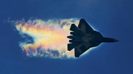 Российский Су-57 против американского F-22. Кому достанется победа?