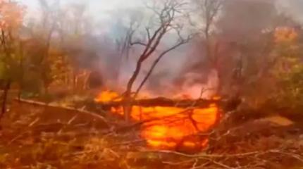 Превращенную в гигантский костер британскую самоходку AS-90 сняли на видео Превращенную в гигантский костер британскую самоходку AS-90 сняли на видео