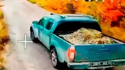 Дроны-камикадзе разобрали на части пикап ВСУ Дроны-камикадзе разобрали на части пикап ВСУ