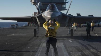 Первый катапультный взлет F-35C с авианосца
