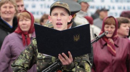 От недостатка солдат война на Украине не закончится От недостатка солдат война на Украине не закончится