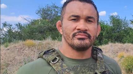 Бразильский боец UFC превращает русских в суперсолдат прямо на поле боя