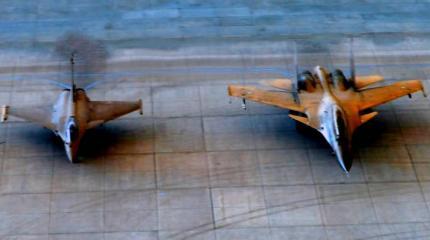 Сравнительное фото истребителей Rafale и Су-30МКИ