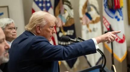 Ради мира: Трамп продаст Киеву оружие, чтобы разбомбить Москву и Петербург Ради мира: Трамп продаст Киеву оружие, чтобы разбомбить Москву и Петербург