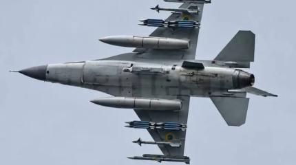 "Летающая мишень": почему бомбы GBU-39 из США на F-16 не помогают ВСУ