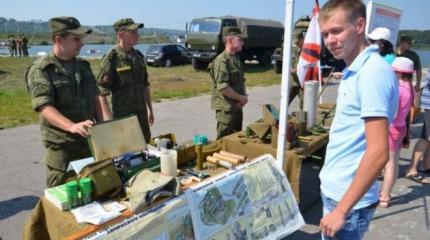 В Калуге ракетная дивизия открыла пункт отбора на службу по контракту В Калуге ракетная дивизия открыла пункт отбора на службу по контракту