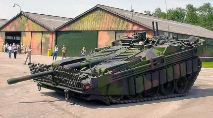 Шведский безбашенный танк Strv 103, в свое время удививший весь мир