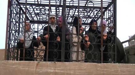 «Умеренная оппозиция» в Сирии прячется за женские юбки «Умеренная оппозиция» в Сирии прячется за женские юбки